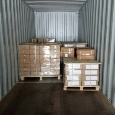 Затарка сборного контейнера на складе консолидации в Шанхае
